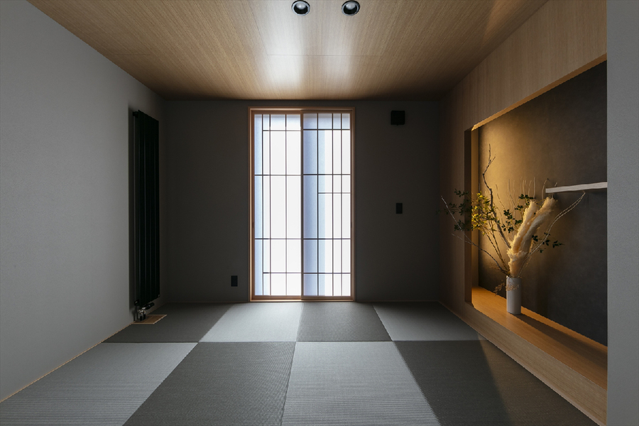 グレーで設えた和室。和の寛ぎを調和させている。